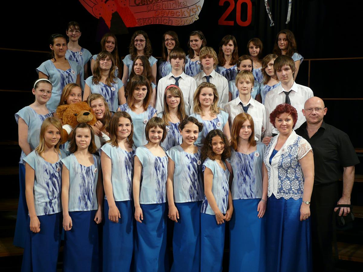 celostátní přehlídka pěveckých sborů-Rychnov-5.2010.JPG